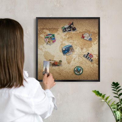 Wandbord voor magneten in een zwarte lijst Oude kaart