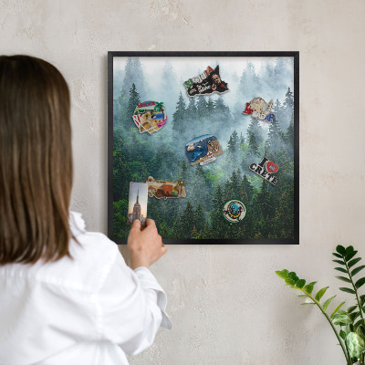 Wandbord voor magneten in een zwarte lijst Mysterieus bos