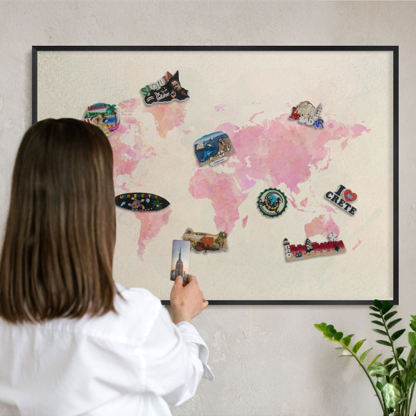Wandbord voor magneten in een zwarte lijst Wereldkaart