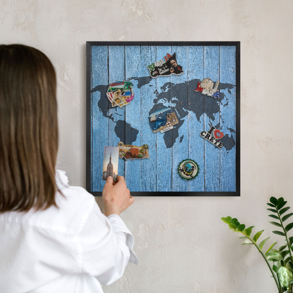 Wandbord voor magneten in een zwarte lijst Wereldkaart