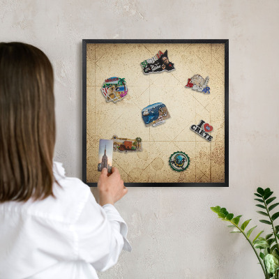 Wandbord voor magneten in een zwarte lijst Oude kaart