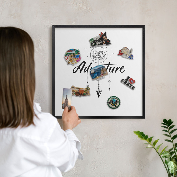 Wandbord voor magneten in een zwarte lijst Avontuurthema
