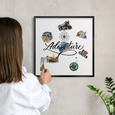 Wandbord voor magneten in een zwarte lijst Typografisch avontuur