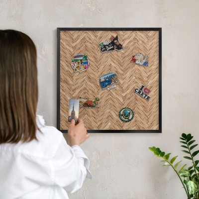 Wandbord voor magneten in een zwarte lijst Visgraatpatroon