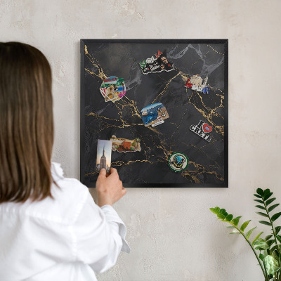 Wandbord voor magneten in een zwarte lijst Zwart marmer