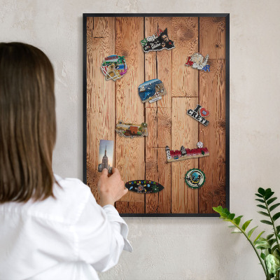 Wandbord voor magneten in een zwarte lijst Houten planken
