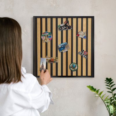 Wandbord voor magneten in een zwarte lijst Houten ritmes