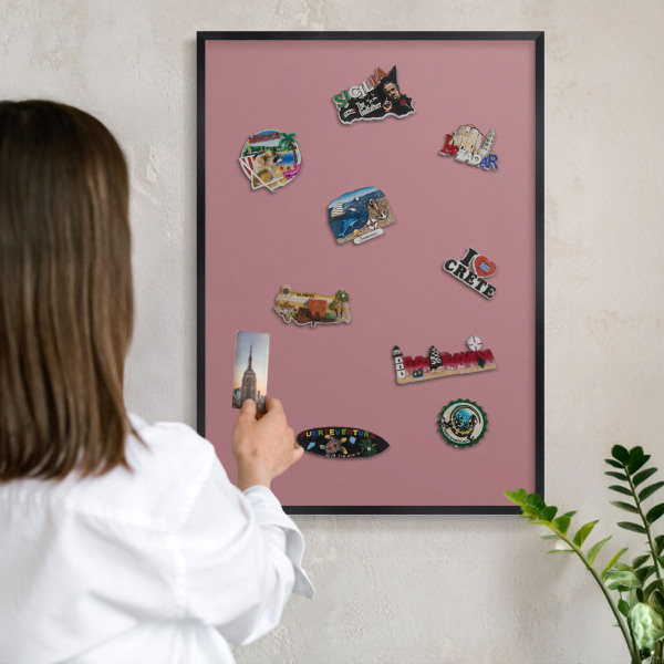 Wandbord voor magneten in een zwarte lijst Oudroze