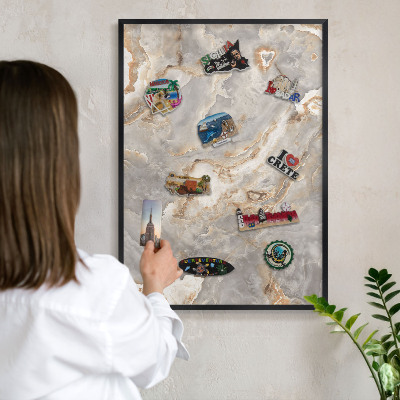 Wandbord voor magneten in een zwarte lijst Marmeren elegantie