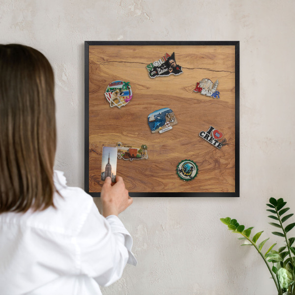Wandbord voor magneten in een zwarte lijst Natuurlijk hout