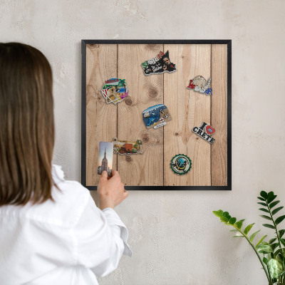 Wandbord voor magneten in een zwarte lijst Houtstructuur
