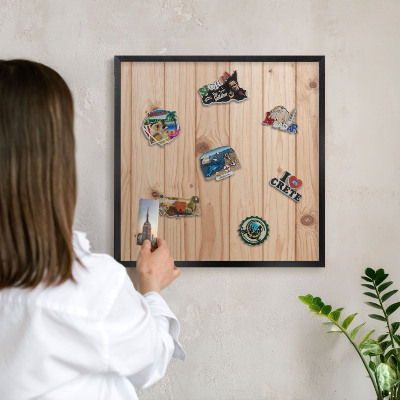 Metalen bord voor magneten met zwarte lijst Houten patroon