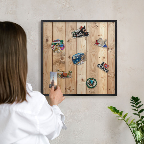Metalen bord voor magneten met zwarte lijst Houten planken