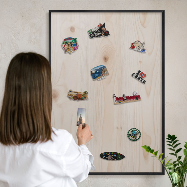 Wandbord voor magneten in een zwarte lijst Houten patroon