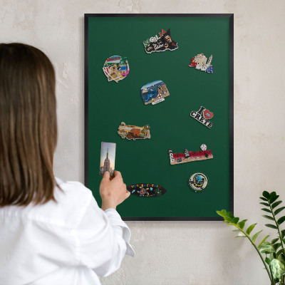Wandbord voor magneten in een zwarte lijst Flesgroen