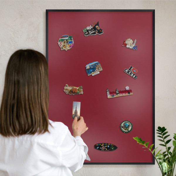 Wandbord voor magneten in een zwarte lijst Levendig bordeauxrood