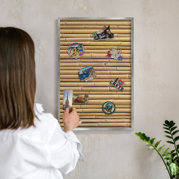Magneetbord voor souvenir magneten met zilveren lijst Bamboe patroon