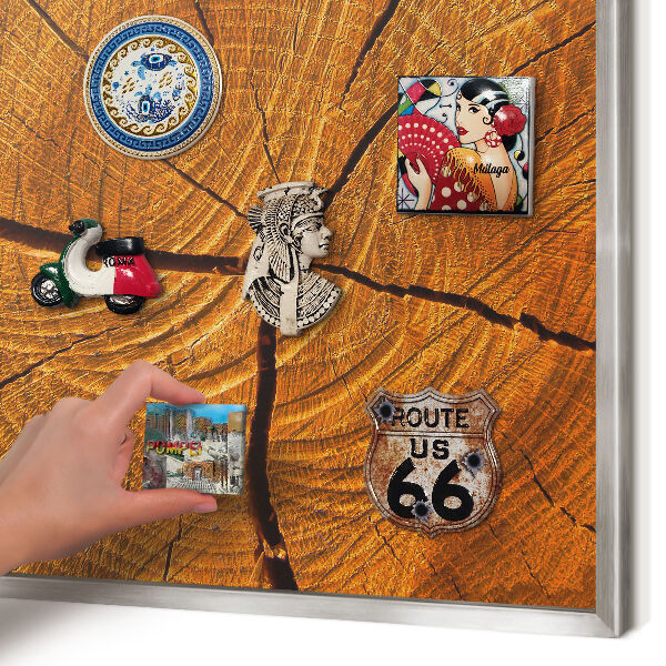 Decoratief metalen magneetbord in een zilveren lijst Houtnerf