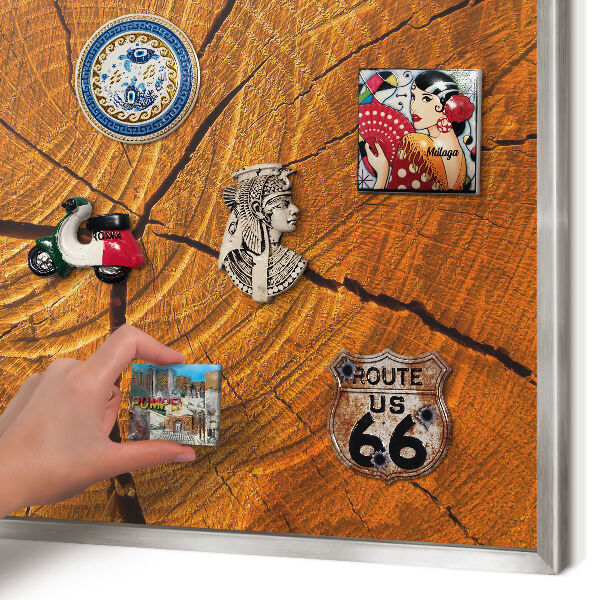 Decoratief metalen magneetbord in een zilveren lijst Houtnerf