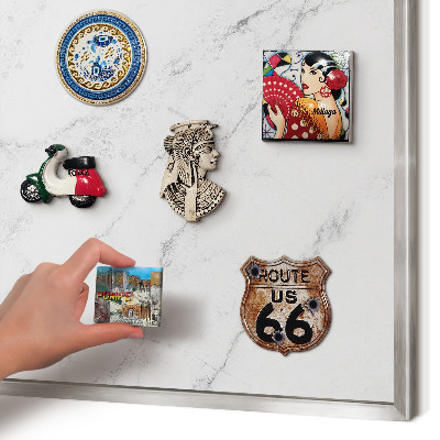 Magneetbord voor souvenir magneten met zilveren lijst Marmerpatroon