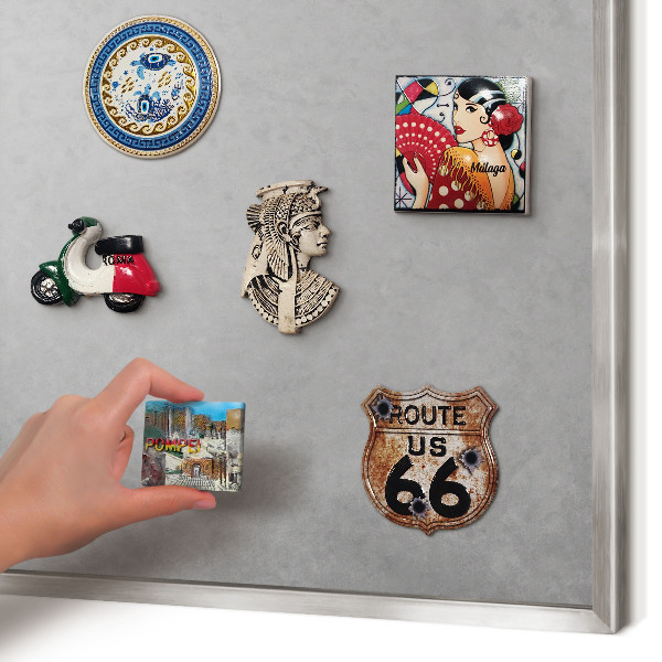 Decoratief metalen magneetbord in een zilveren lijst Zilveren mist