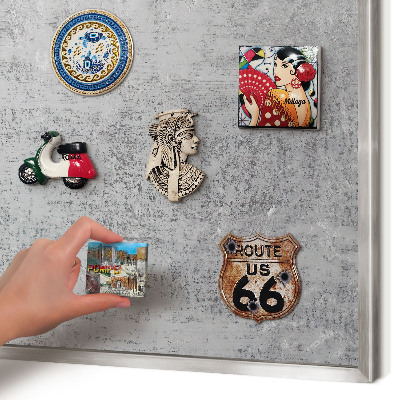 Decoratief metalen magneetbord in een zilveren lijst Grijs oppervlak