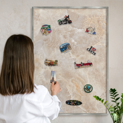 Decoratief metalen magneetbord in een zilveren lijst Crème marmer