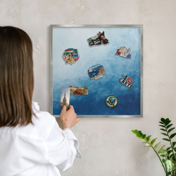 Decoratief metalen magneetbord in een zilveren lijst Blauwe abstracties
