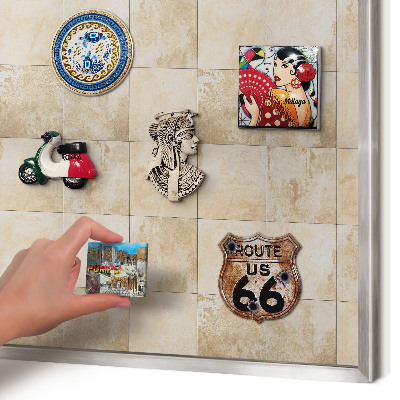 Magneetbord voor souvenir magneten met zilveren lijst Neutrale elegantie