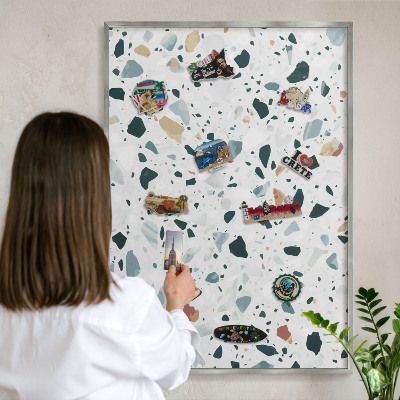 Decoratief metalen magneetbord in een zilveren lijst Dynamische patronen