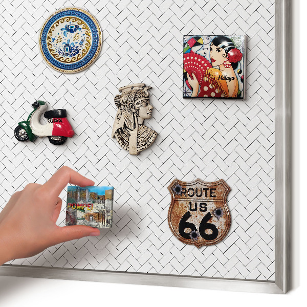 Magneetbord voor souvenir magneten met zilveren lijst Witte visgraat