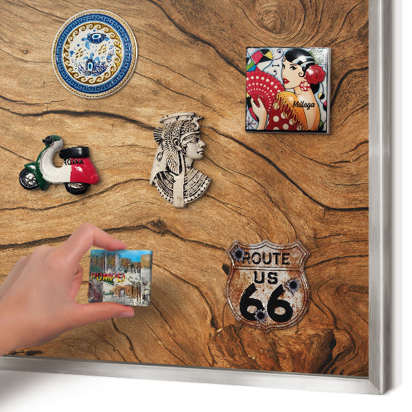 Magneetbord voor souvenir magneten met zilveren lijst Houtnerf