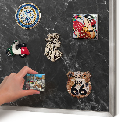 Magneetbord voor souvenir magneten met zilveren lijst Marmeren elegantie