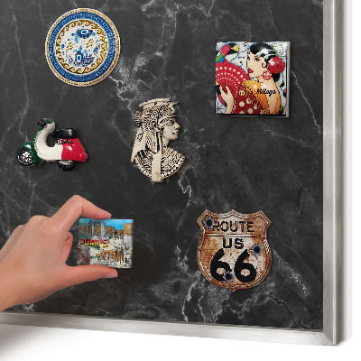 Magneetbord voor souvenir magneten met zilveren lijst Marmeren elegantie