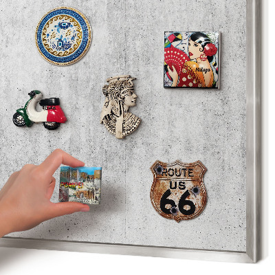 Decoratief metalen magneetbord in een zilveren lijst Grijze textuur