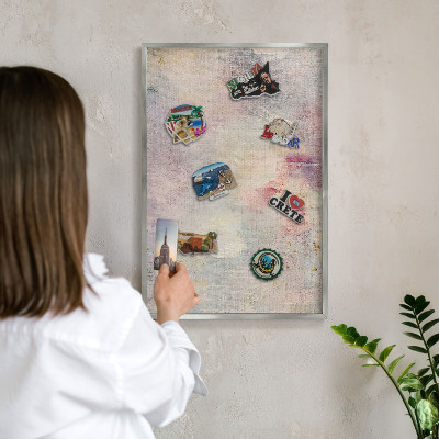 Magneetbord voor souvenir magneten met zilveren lijst Pastel abstractie