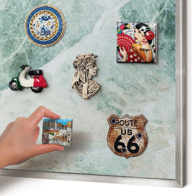 Decoratief metalen magneetbord in een zilveren lijst Groene texturen
