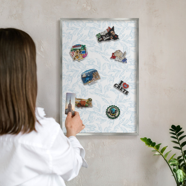 Magneetbord voor souvenir magneten met zilveren lijst Licht thema