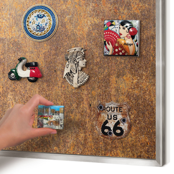 Decoratief metalen magneetbord in een zilveren lijst Roestige elegantie