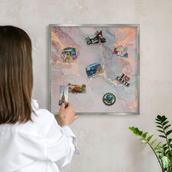 Magneetbord voor souvenir magneten met zilveren lijst Kleurrijke abstractie