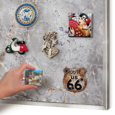 Decoratief metalen magneetbord in een zilveren lijst Marmer met patroon
