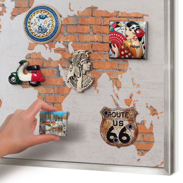 Decoratief metalen magneetbord in een zilveren lijst Bakstenen plattegrond