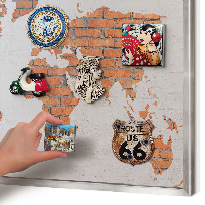 Decoratief metalen magneetbord in een zilveren lijst Bakstenen plattegrond