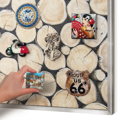 Decoratief metalen magneetbord in een zilveren lijst Houtstructuur