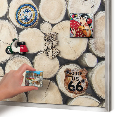 Decoratief metalen magneetbord in een zilveren lijst Houtstructuur