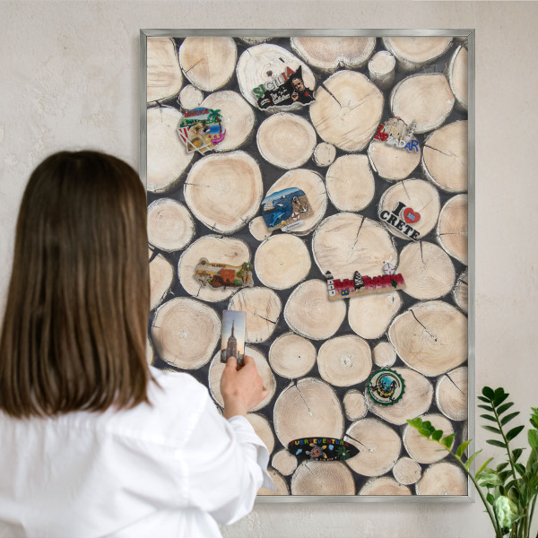 Decoratief metalen magneetbord in een zilveren lijst Houtstructuur