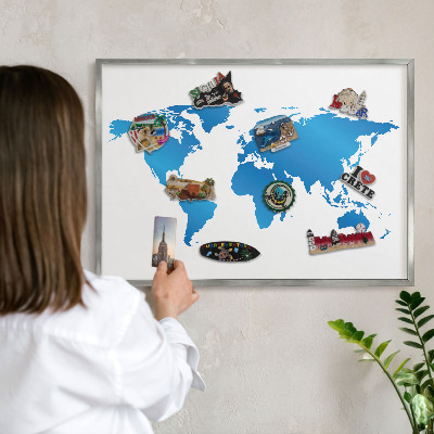 Magneetbord voor souvenir magneten met zilveren lijst Wereldkaart