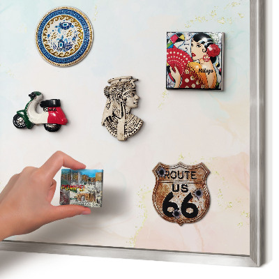 Decoratief metalen magneetbord in een zilveren lijst Pastel elegantie
