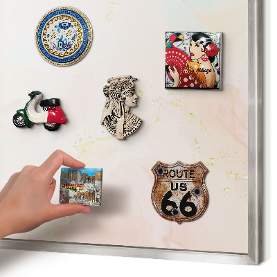 Decoratief metalen magneetbord in een zilveren lijst Pastel elegantie
