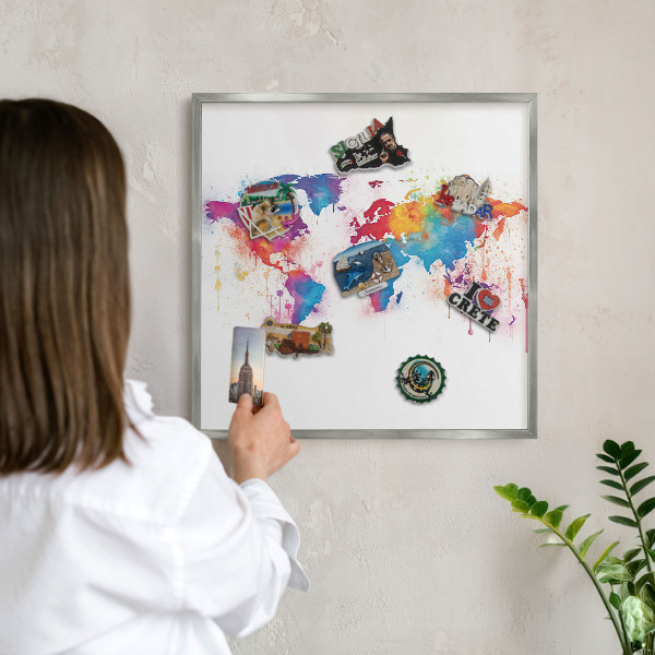 Magneetbord voor souvenir magneten met zilveren lijst Kleurenkaart